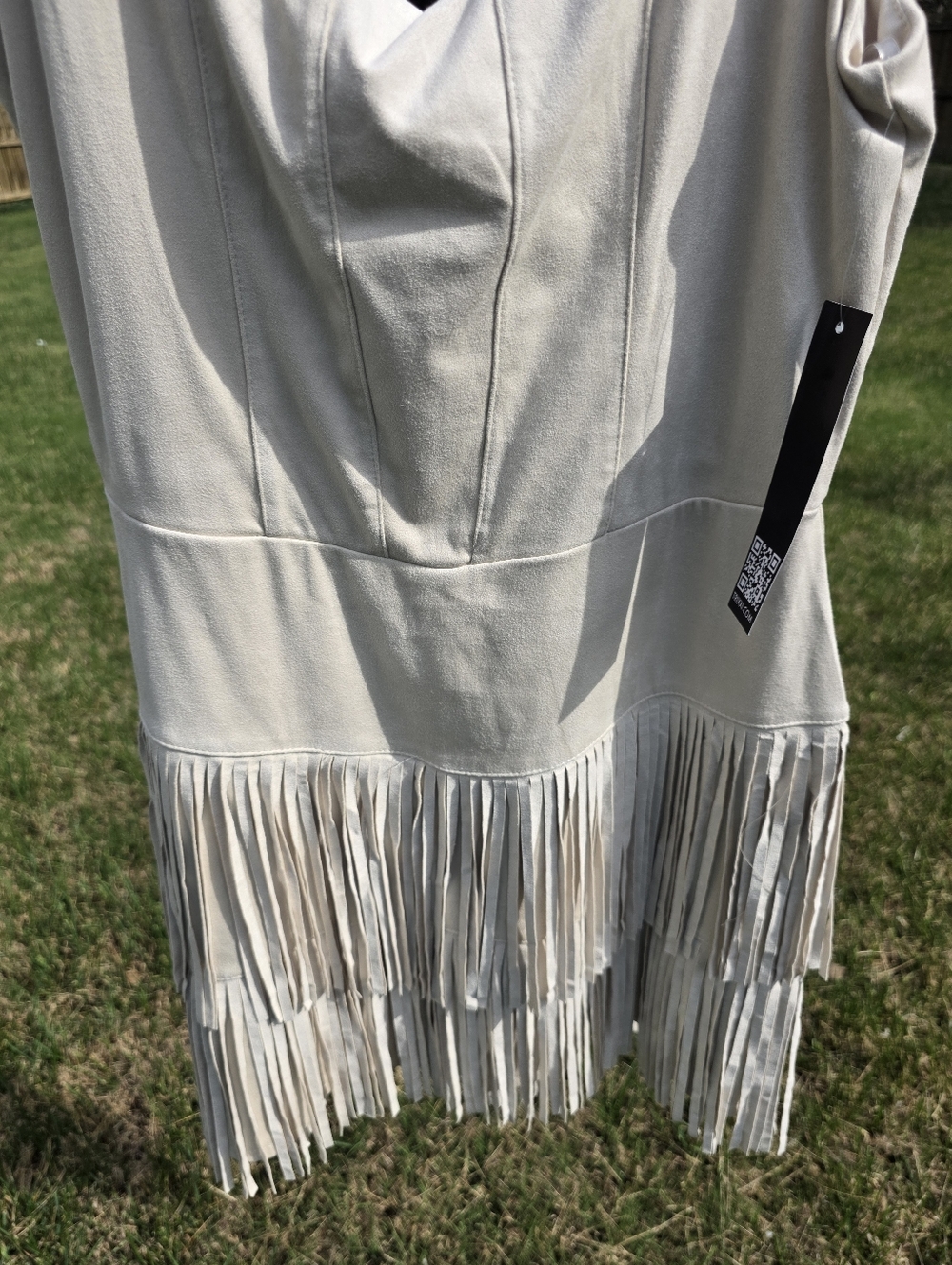 NWOT Trixxi Cream Faux Suede Tiered Fringe Mini Dress - Boho - Picture 12 of 12